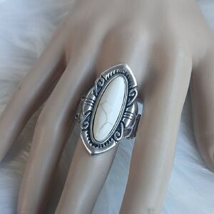 Paparazzi Silver Ring with Marble Cream Stone Strech